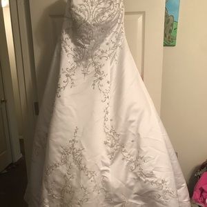 Wedding dress